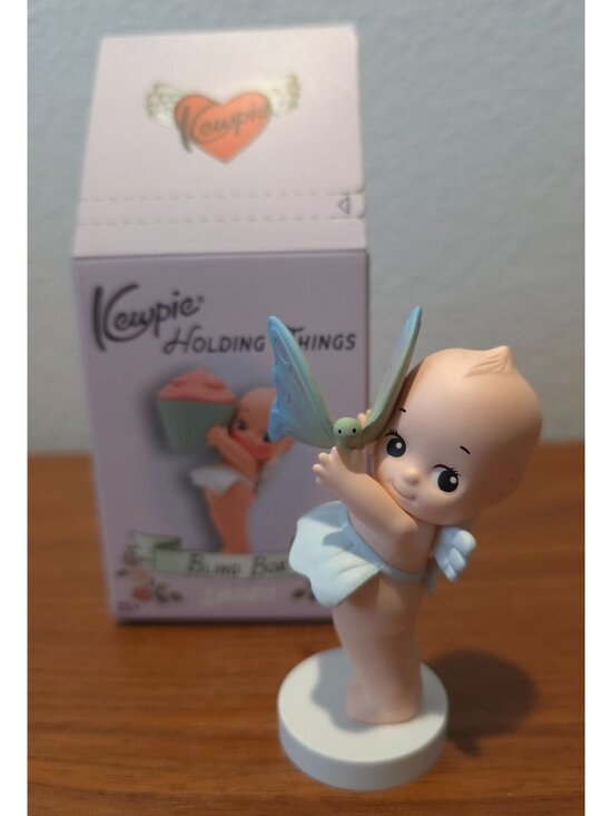 Kewpie Other - Smoko x Kewpie Holding Things KEWPIE HOLDS A BUTTERFLY 3" Figure - NEW OPEN BOX